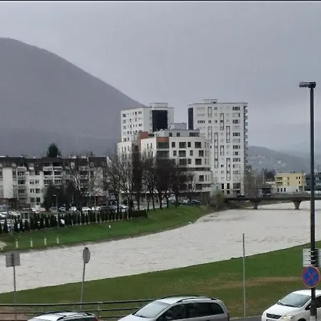 Trosoban Sarajevo, Ilidza Centar Apartmán *
