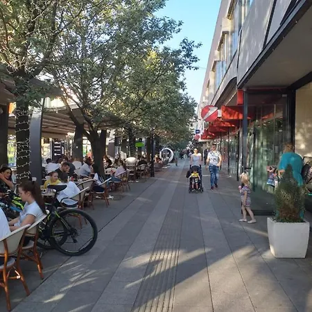 Trosoban Sarajevo, Ilidza Centar 塞拉耶佛