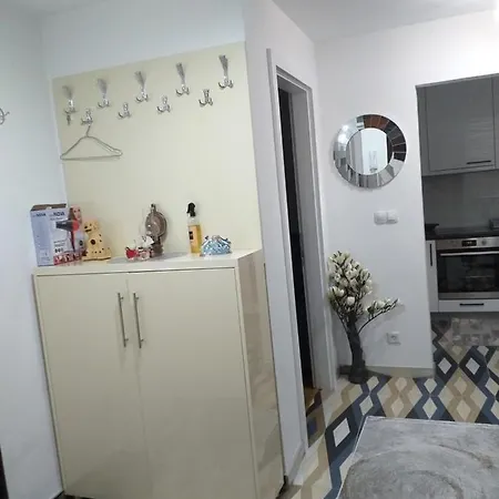 Trosoban Sarajevo, Ilidza Centar * Szarajevó