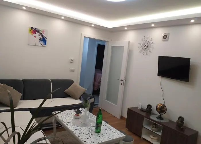 דירה Trosoban Sarajevo, Ilidza Centar *