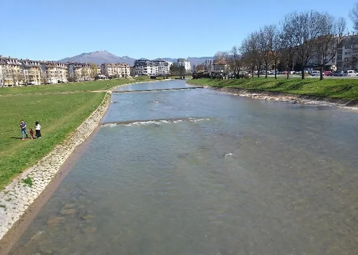 דירה Trosoban Sarajevo, Ilidza Centar *