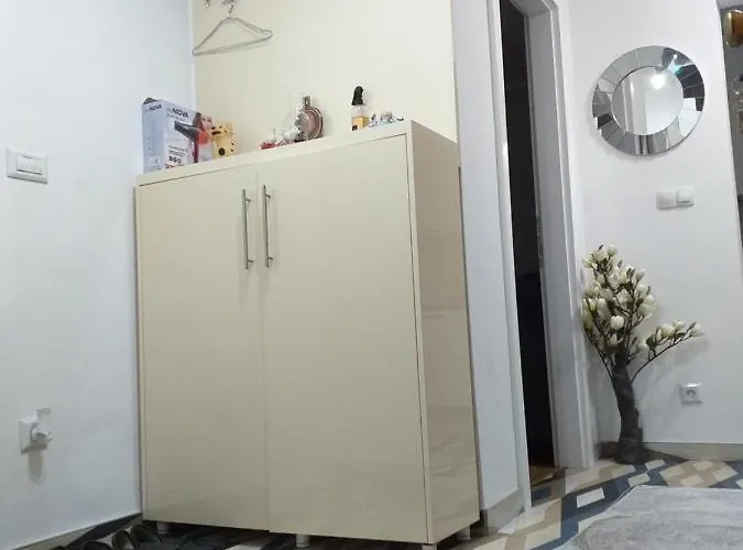 Trosoban Sarajevo, Ilidza Centar * סראייבו