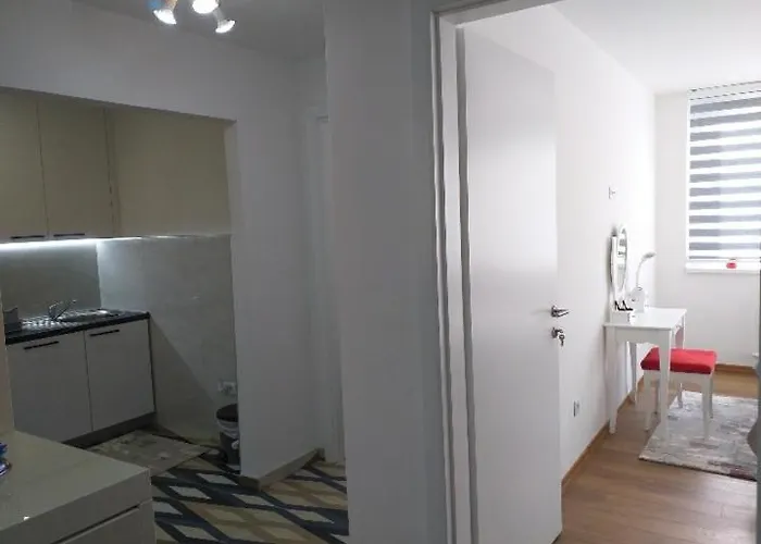 Trosoban Sarajevo, Ilidza Centar * סראייבו